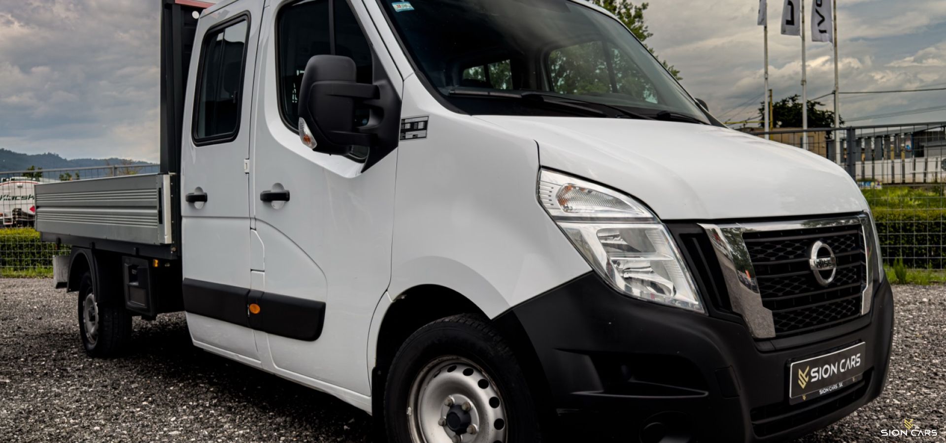 Nissan NV400 2.3dCi L2 100kW Double Cab 7-miest Valník