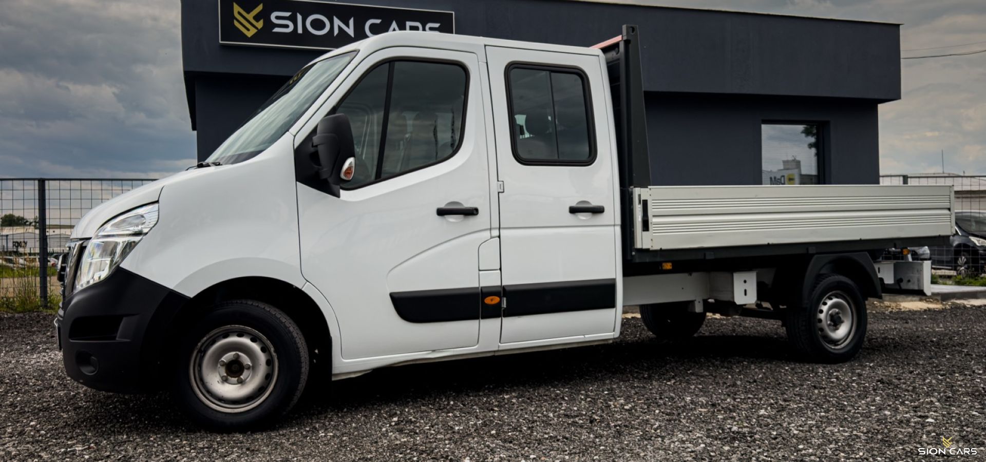 Nissan NV400 2.3dCi L2 100kW Double Cab 7-miest Valník