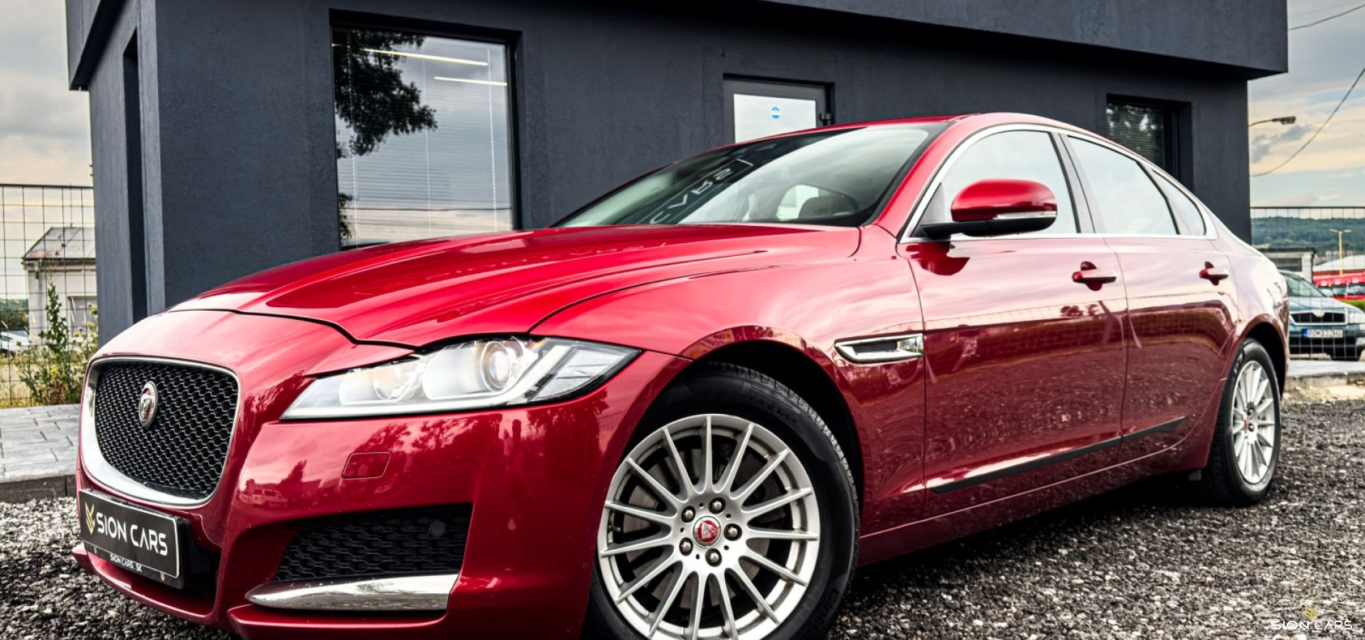 Jaguar XF 2.0D 132kW Prestige AWD Italian Racing Red