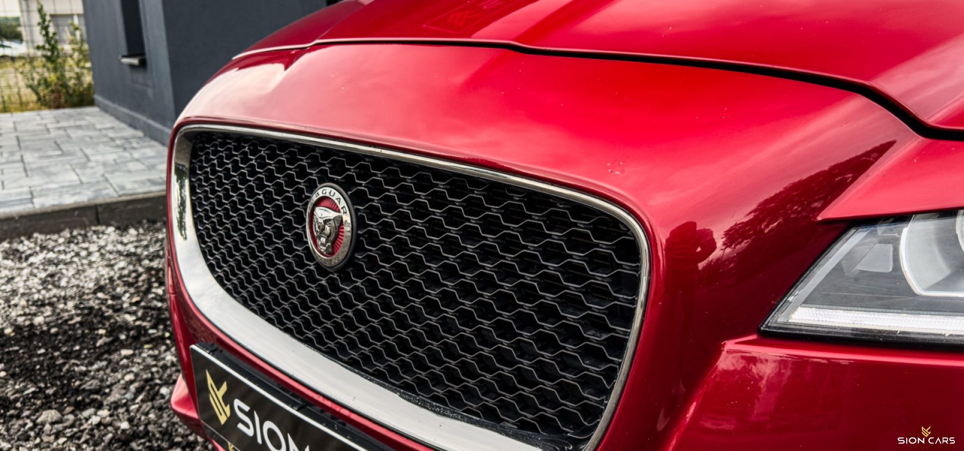 Jaguar XF 2.0D 132kW Prestige AWD Italian Racing Red