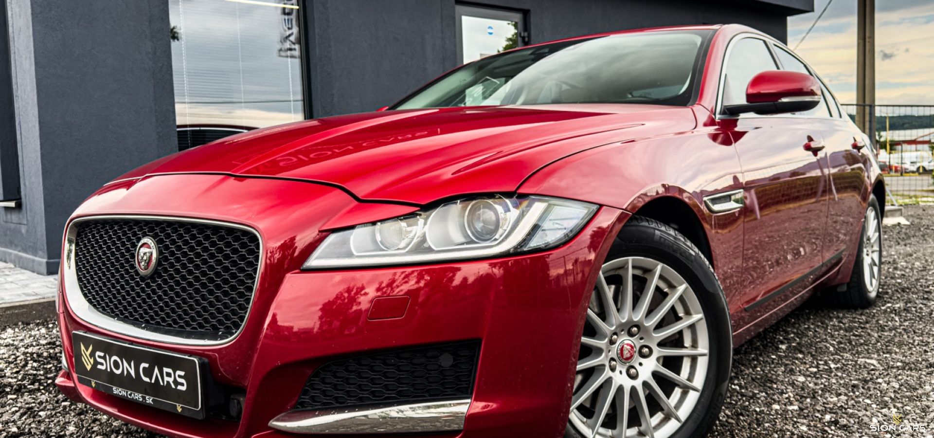 Jaguar XF 2.0D 132kW Prestige AWD Italian Racing Red