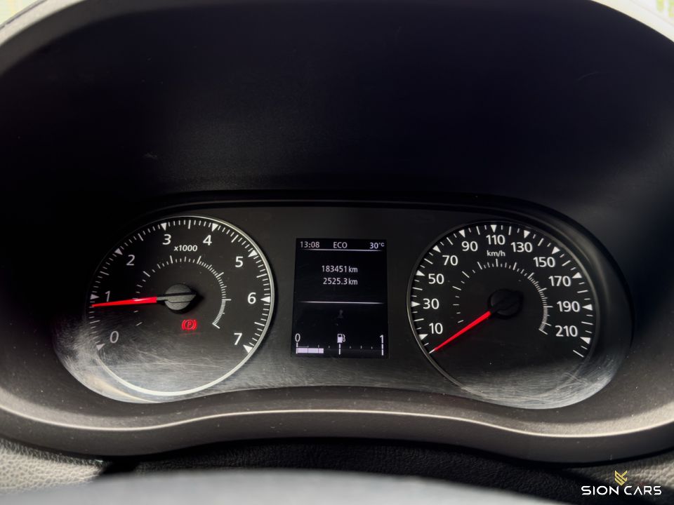 Nissan NV400 2.3dCi L2 100kW Double Cab 7-miest Valník