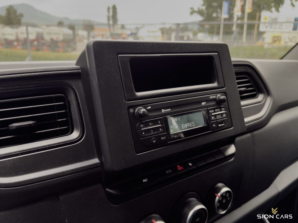Nissan NV400 2.3dCi L2 100kW Double Cab 7-miest Valník