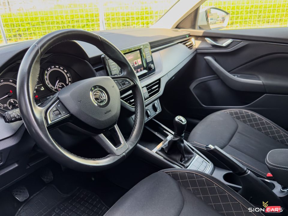 Škoda Kamiq 1.0TSI 70kW Ambition M5