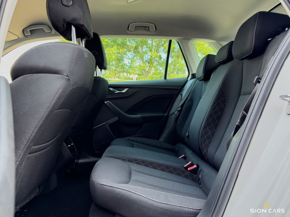 Škoda Kamiq 1.0TSI 70kW Ambition M5