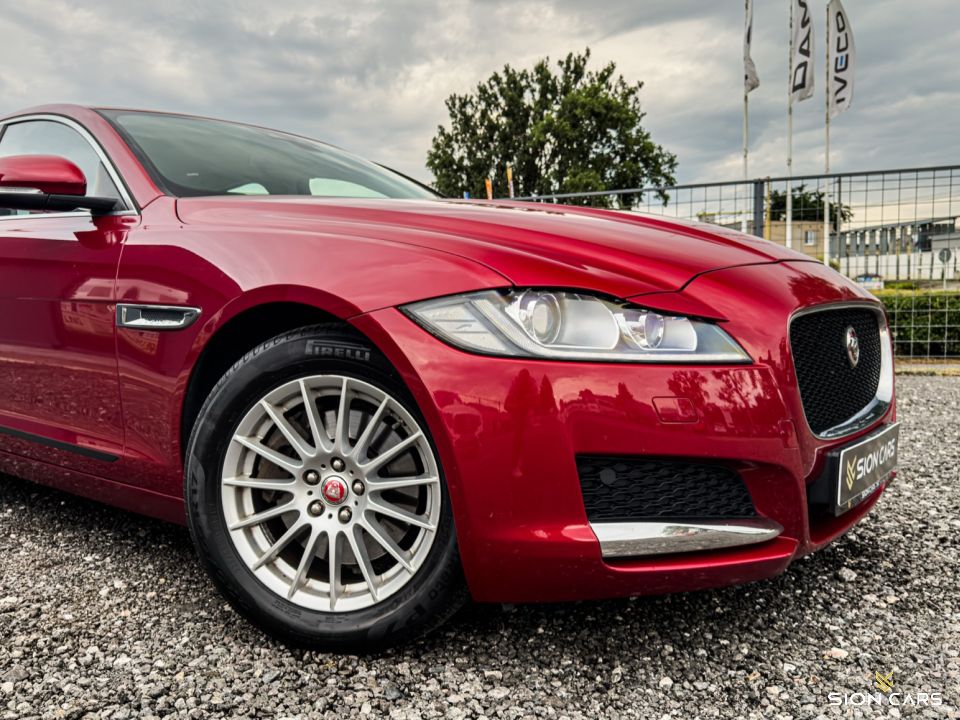 Jaguar XF 2.0D 132kW Prestige AWD Italian Racing Red