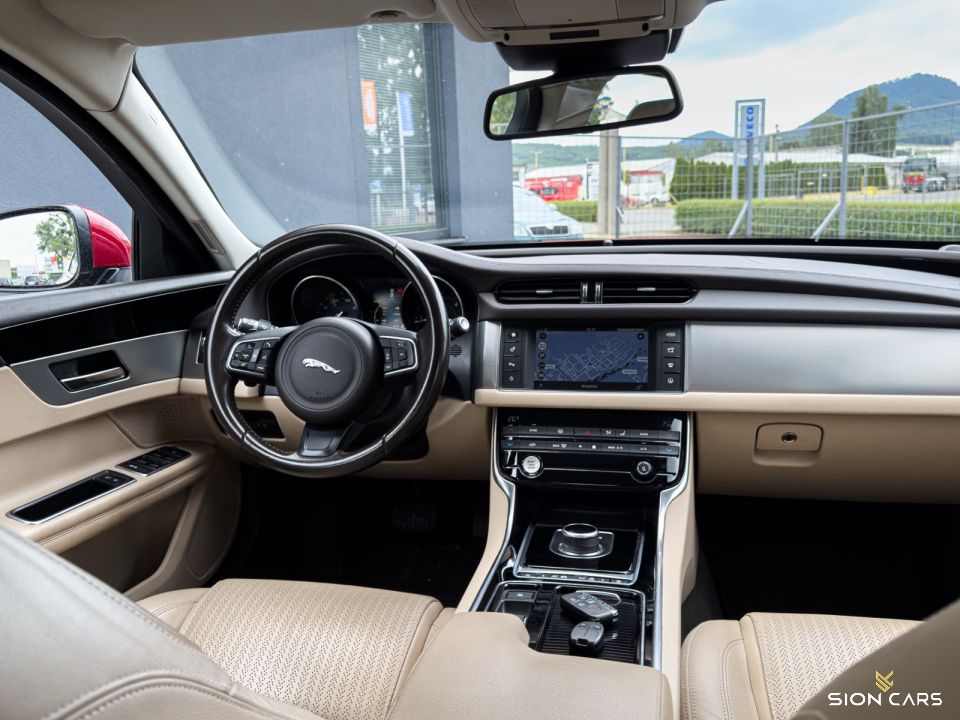 Jaguar XF 2.0D 132kW Prestige AWD Italian Racing Red