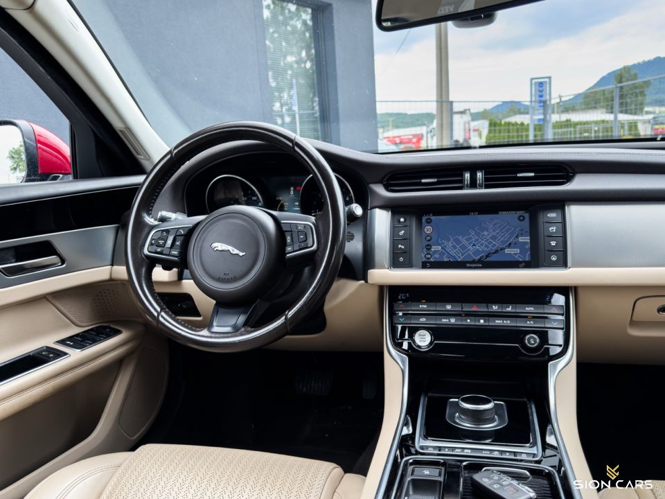 Jaguar XF 2.0D 132kW Prestige AWD Italian Racing Red