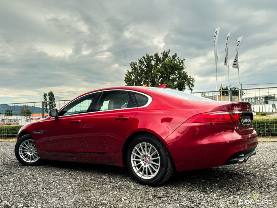 Jaguar XF 2.0D 132kW Prestige AWD Italian Racing Red