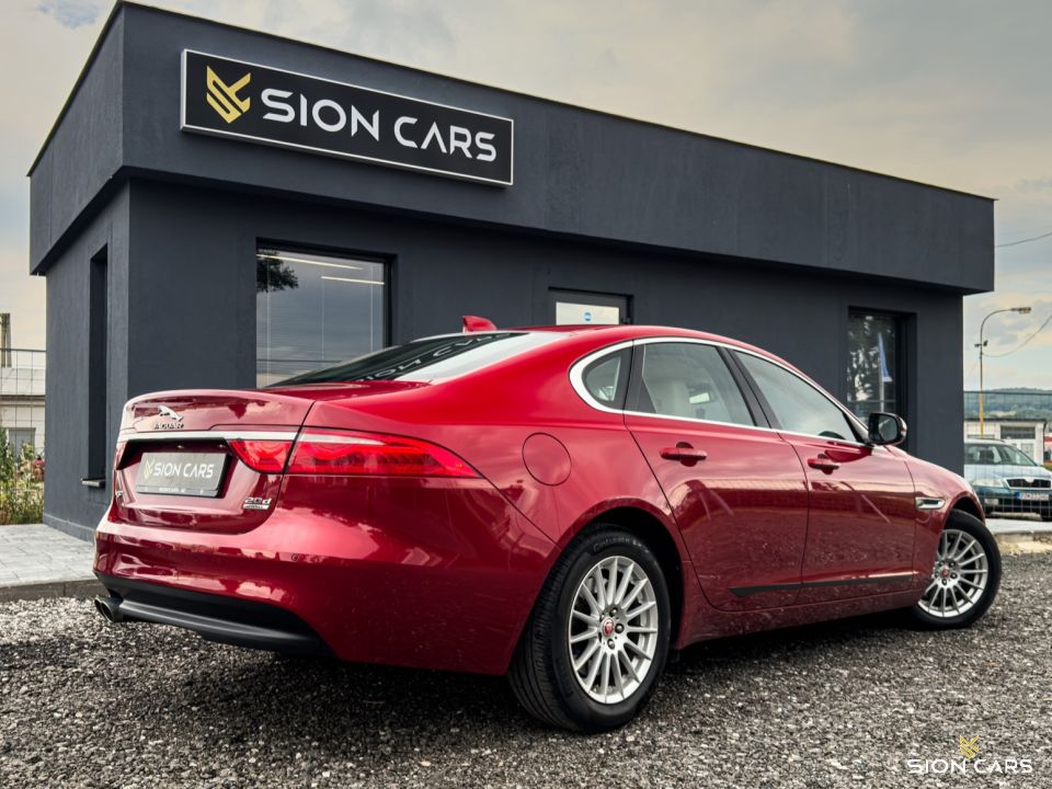 Jaguar XF 2.0D 132kW Prestige AWD Italian Racing Red