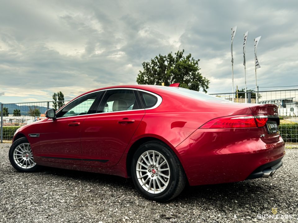Jaguar XF 2.0D 132kW Prestige AWD Italian Racing Red