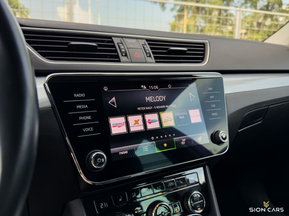 Škoda Superb Combi 2.0TDi 110kW Ambition DSG