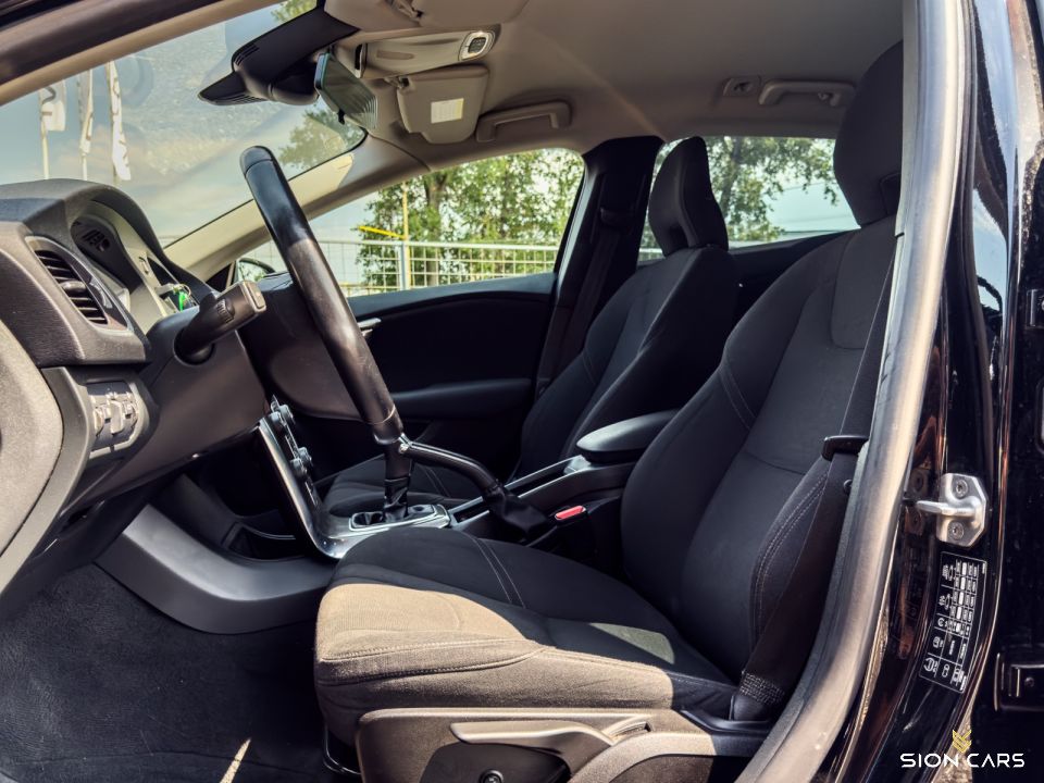 Volvo V40 1.6 T2 88kW Momentum