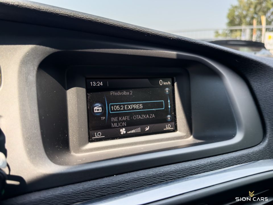 Volvo V40 1.6 T2 88kW Momentum