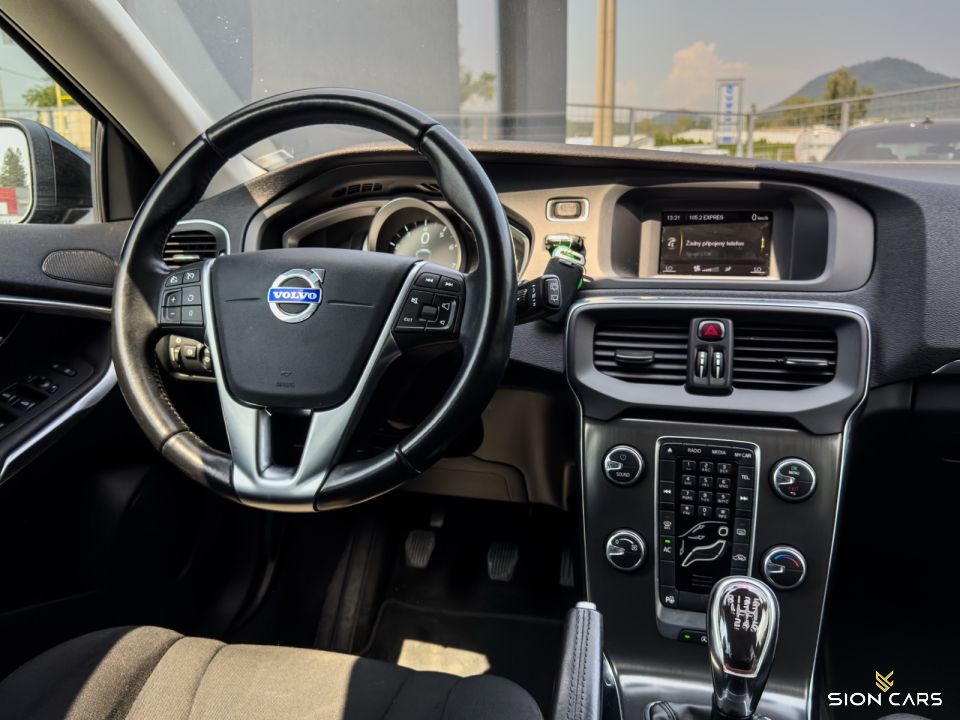 Volvo V40 1.6 T2 88kW Momentum