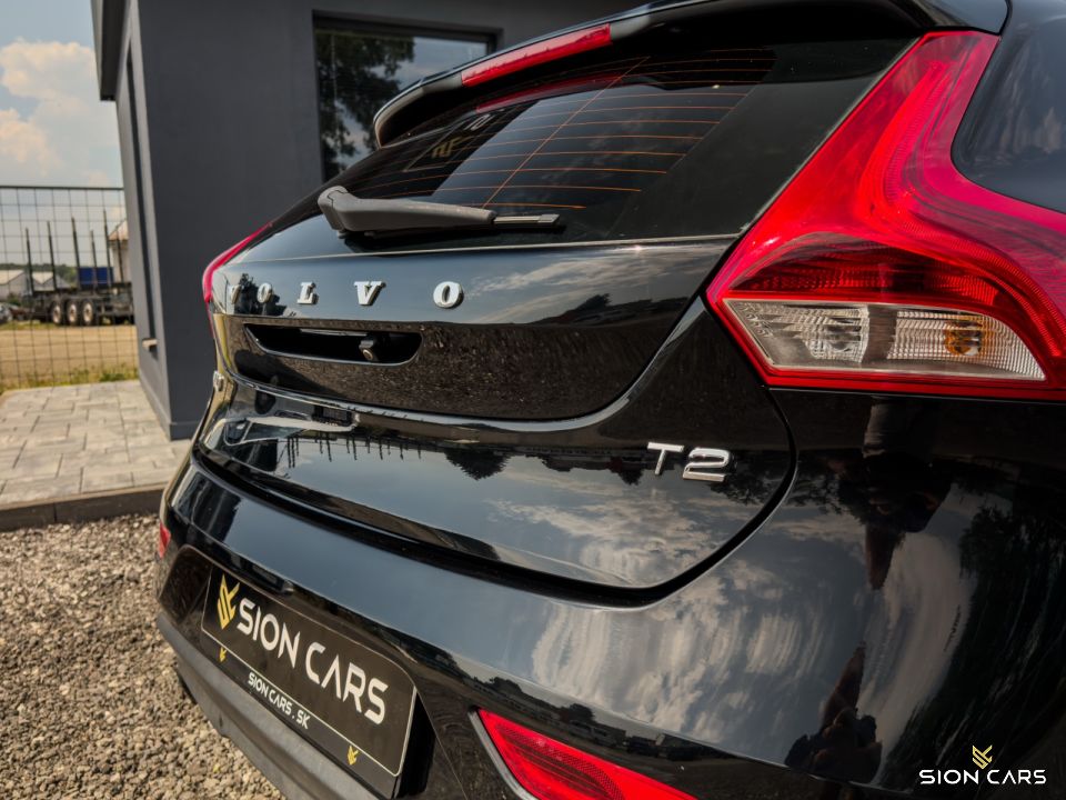 Volvo V40 1.6 T2 88kW Momentum