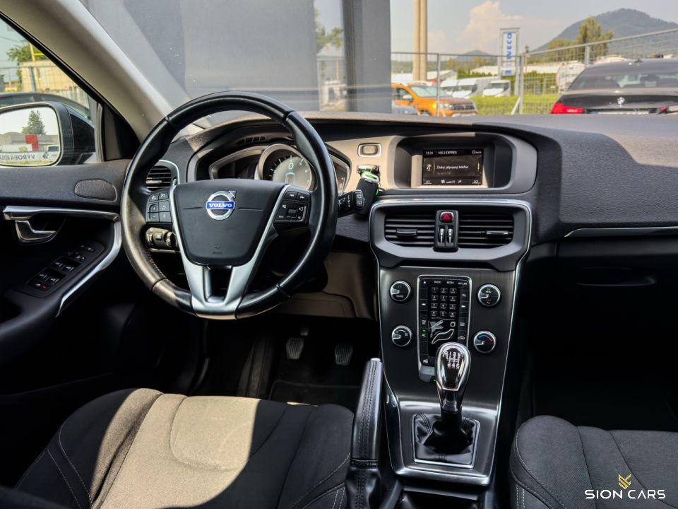 Volvo V40 1.6 T2 88kW Momentum