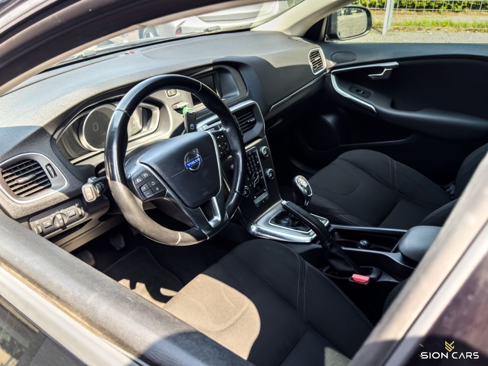 Volvo V40 1.6 T2 88kW Momentum