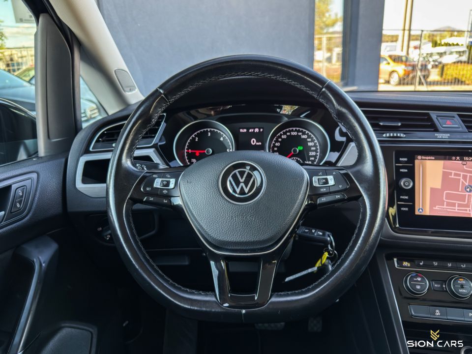Volkswagen Touran 2.0TDi 110kW DSG R-line