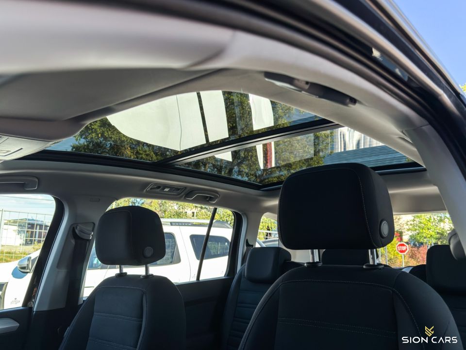 Volkswagen Touran 2.0TDi 110kW DSG R-line