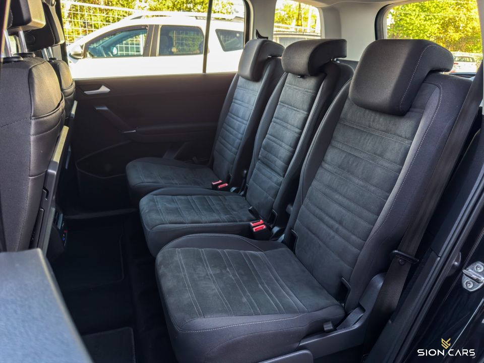 Volkswagen Touran 2.0TDi 110kW DSG R-line