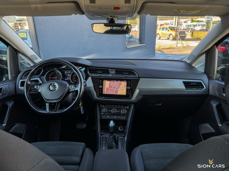 Volkswagen Touran 2.0TDi 110kW DSG R-line