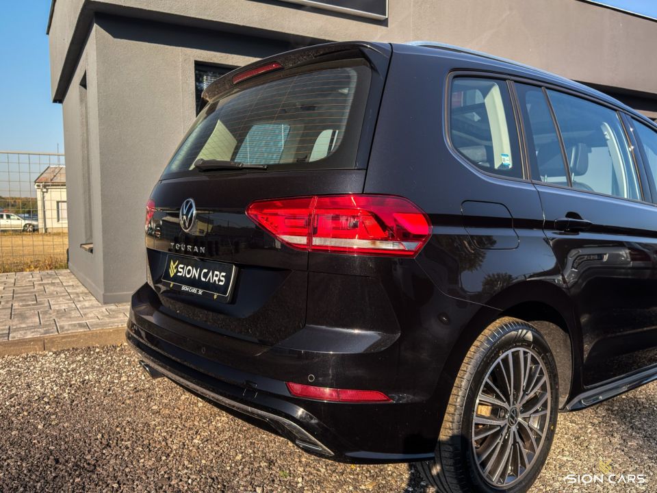 Volkswagen Touran 2.0TDi 110kW DSG R-line