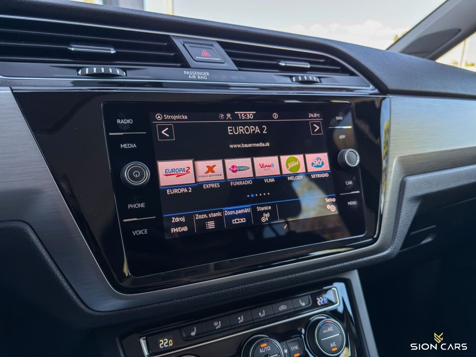 Volkswagen Touran 2.0TDi 110kW DSG R-line