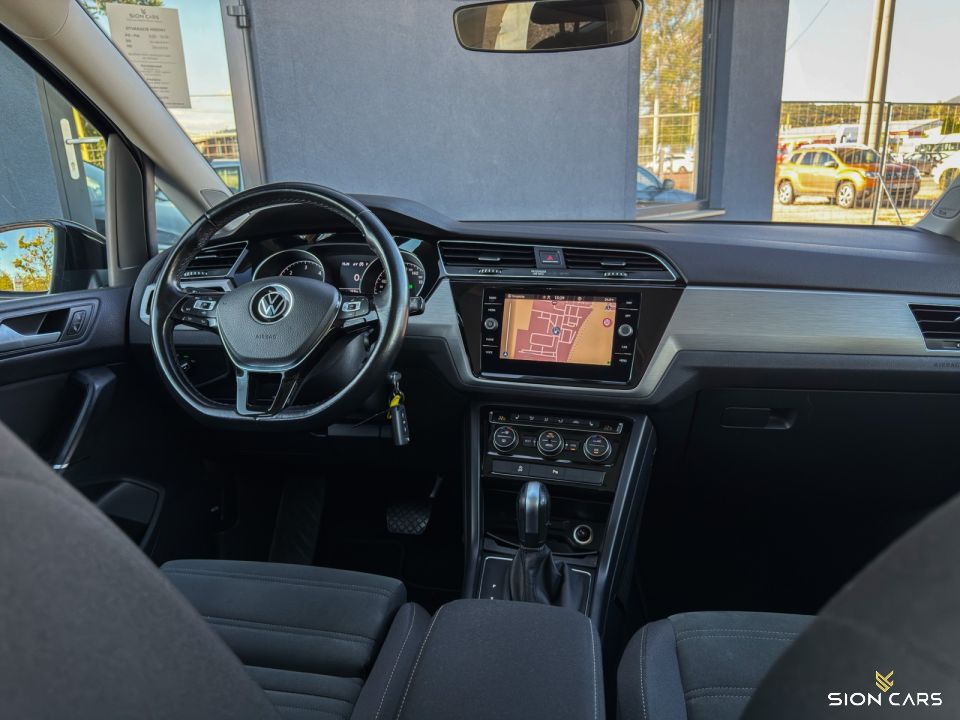 Volkswagen Touran 2.0TDi 110kW DSG R-line