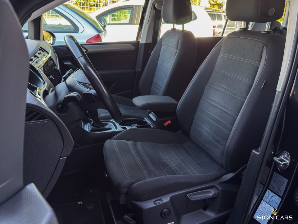 Volkswagen Touran 2.0TDi 110kW DSG R-line